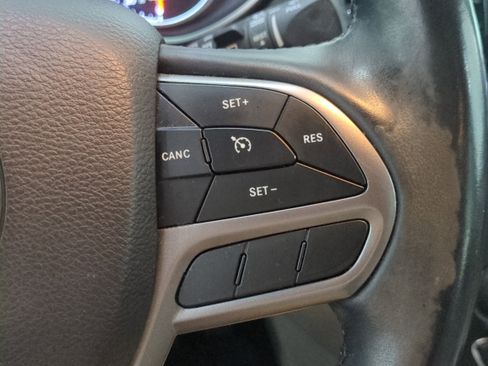 Used 2019 Jeep Cherokee Limited image 27