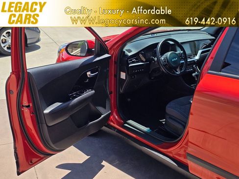 Used 2022 Kia Niro LXS FWD image 42