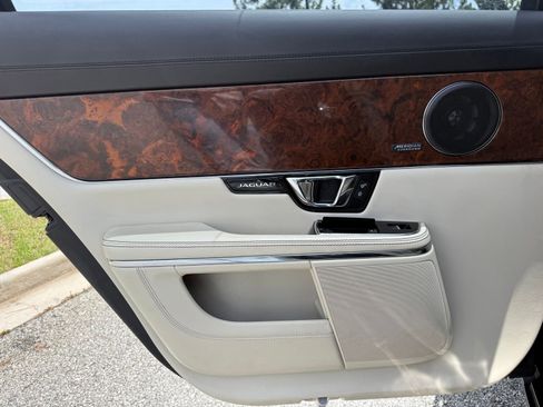 Used 2015 Jaguar XJ L Portfolio AWD/4WD image 43