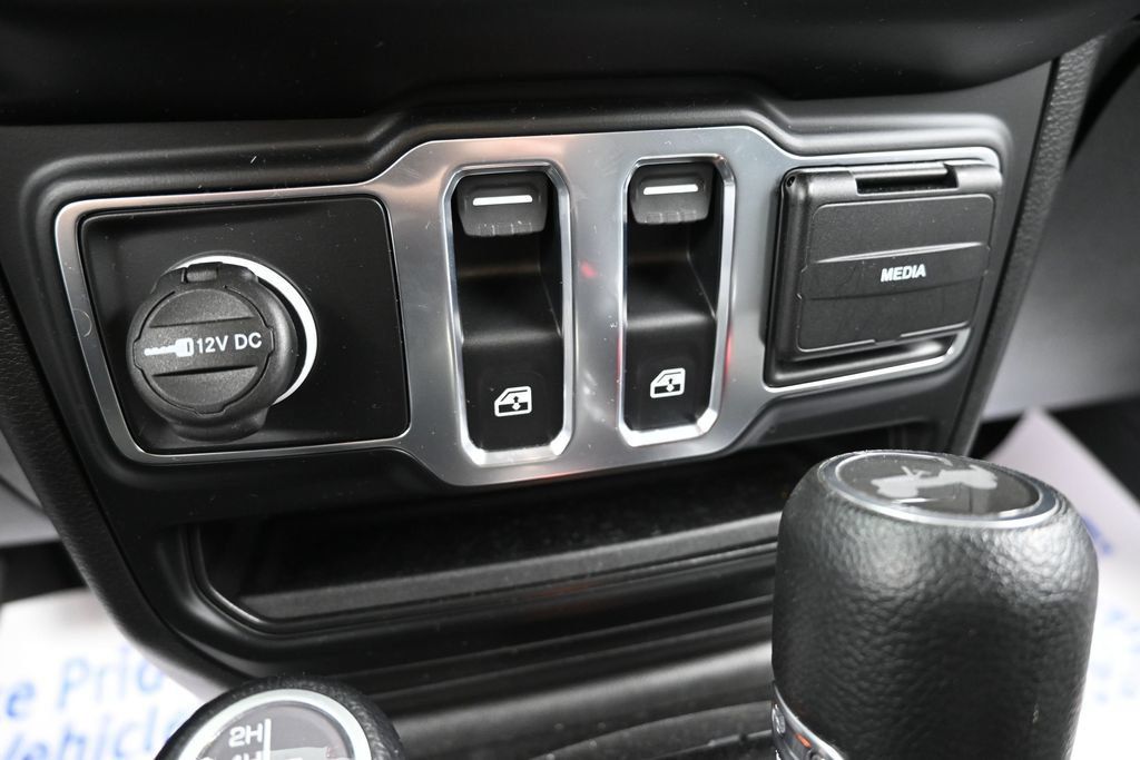 Used 2023 Jeep Wrangler Sport AWD/4WD image 37
