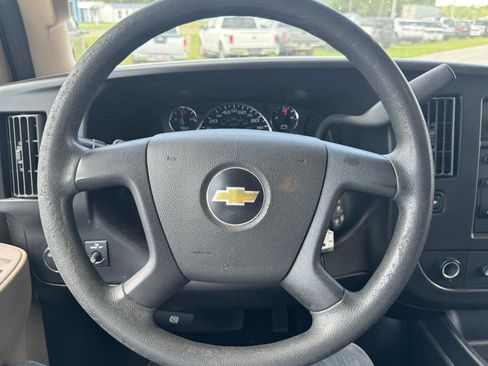 Used 2021 Chevrolet Express 2500 RWD image 25