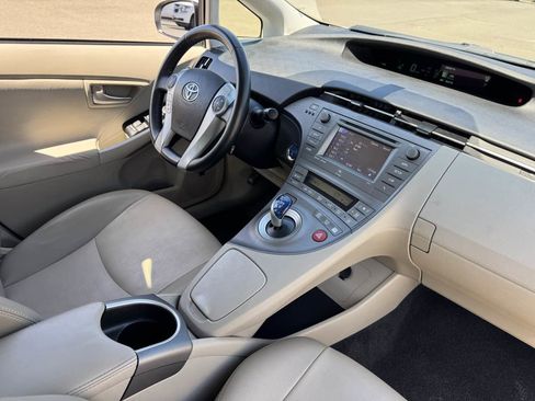 Used 2013 Toyota Prius Four image 13