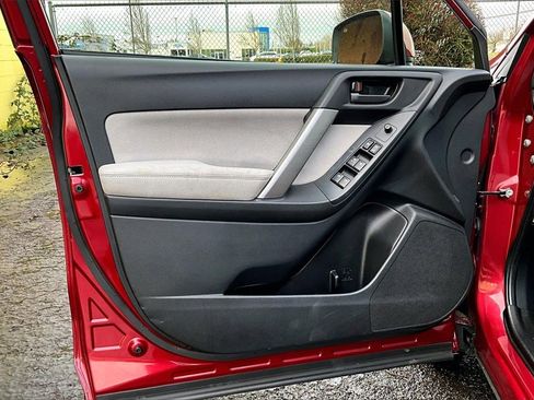 Used 2014 Subaru Forester 2.5i Premium w/ All-Weather Package image 22