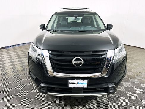 Used 2023 Nissan Pathfinder SL w/ Cargo Package AWD/4WD image 2