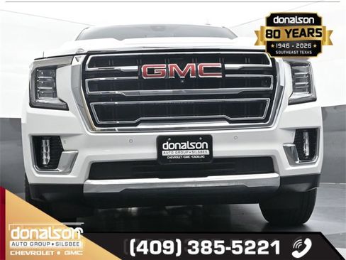 Used 2022 GMC Yukon SLT w/ SLT Premium Package image 17