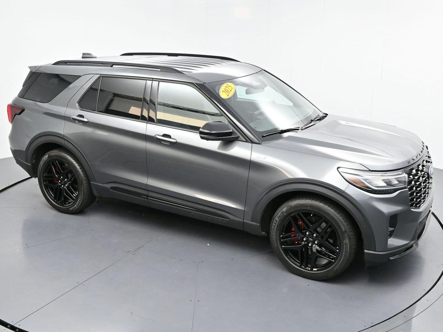 Used 2025 Ford Explorer ST-Line w/ Premium Package RWD image 38