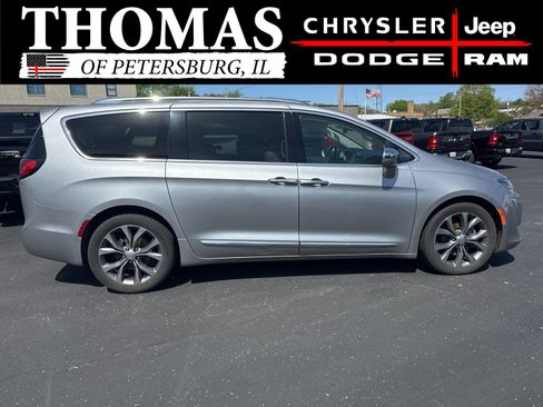 Used 2019 Chrysler Pacifica Limited FWD image 8