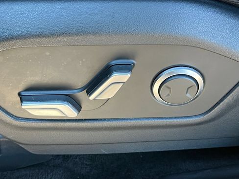 Used 2025 Hyundai Santa Fe SEL FWD image 22