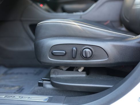 Used 2023 GMC Acadia Denali image 31