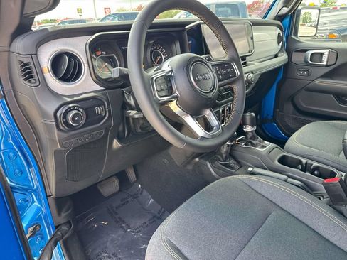 Used 2024 Jeep Wrangler Unlimited Sahara AWD/4WD image 23
