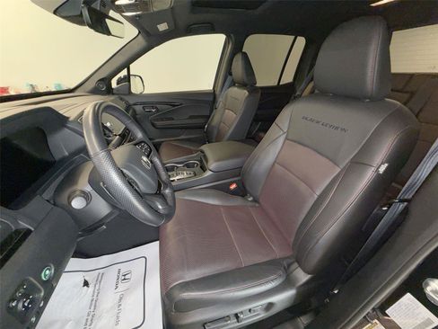 Used 2025 Honda Ridgeline Black Edition image 13