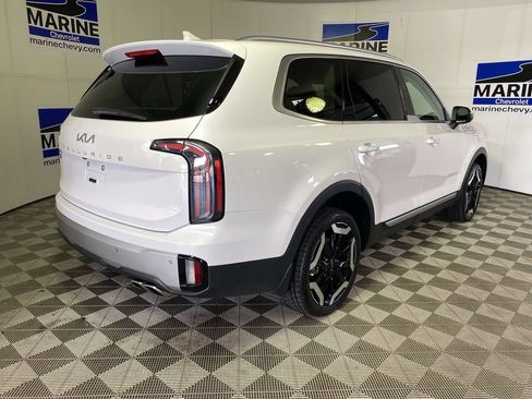 Used 2024 Kia Telluride EX w/ EX Captain's Chair Package FWD image 13