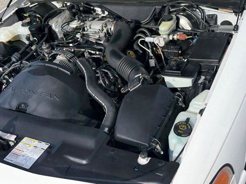 Used 1997 Ford Crown Victoria image 10