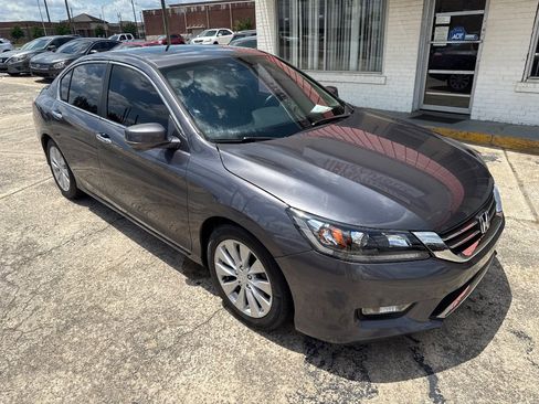 Used 2015 Honda Accord EX-L image 2