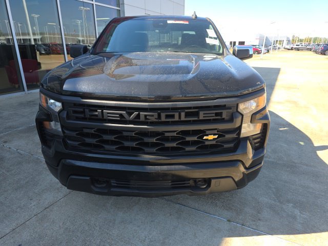 Used 2024 Chevrolet Silverado 1500 Custom w/ Turbomax Blackout Package AWD/4WD image 4