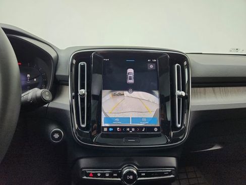 Certified 2023 Volvo XC40 B5 Ultimate w/ Protection Package Premier image 25