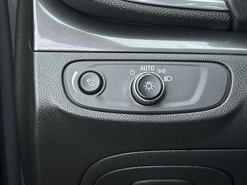 Used 2020 Buick Encore Preferred AWD/4WD image 36