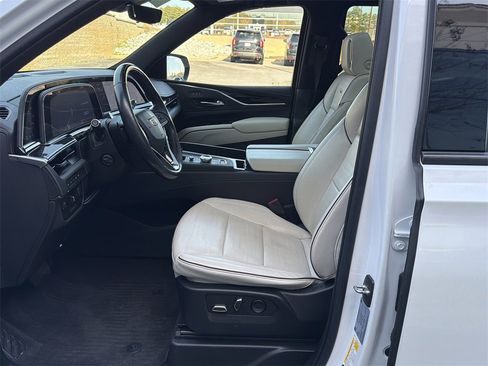 Certified 2022 Cadillac Escalade Sport image 9