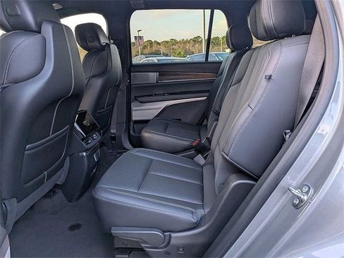 New 2026 Cadillac Vistiq Luxury image 13