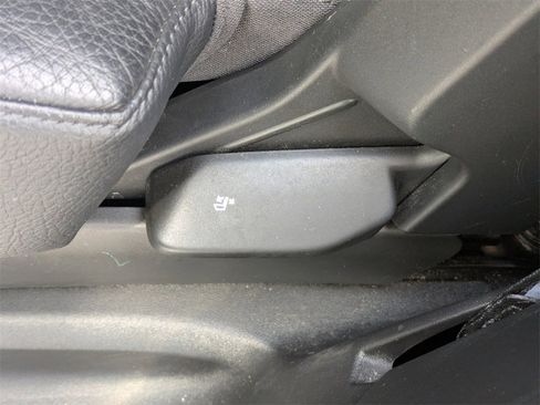 Used 2018 Volvo XC90 T6 Momentum image 16