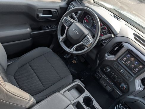 Used 2021 Chevrolet Silverado 1500 Custom Trail Boss w/ Safety Confidence Package image 9