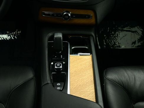 Used 2023 Volvo XC90 B6 Plus w/ Protection Package AWD/4WD image 36