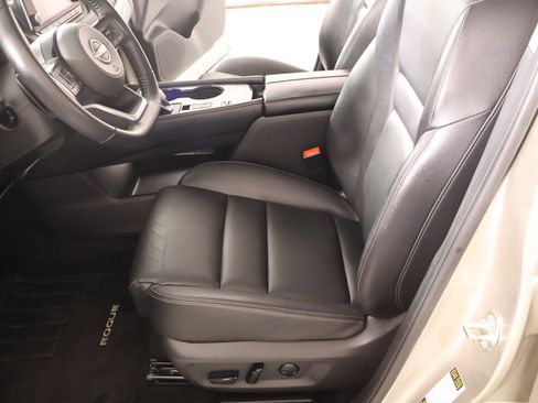Used 2023 Nissan Rogue SL FWD image 11