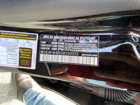 Used 2025 Mercedes-Benz C 300 4MATIC Sedan image 35