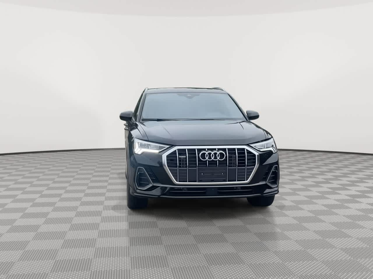 Used 2025 Audi Q3 2.0T Premium AWD/4WD image 3