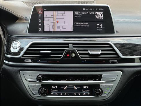 Used 2022 BMW 750Li xDrive AWD/4WD image 28