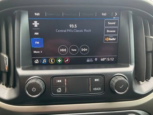 Used 2022 Chevrolet Colorado Z71 AWD/4WD image 5