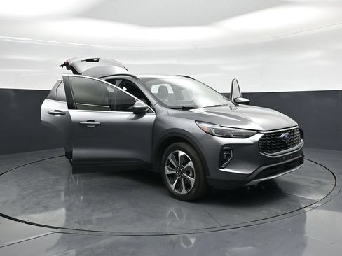 Used 2023 Ford Escape Platinum AWD/4WD image 31