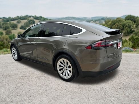 Used 2016 Tesla Model X 75D AWD/4WD image 7
