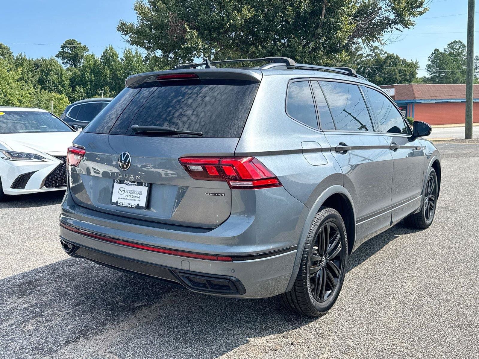 Used 2022 Volkswagen Tiguan SE R-Line AWD/4WD image 25