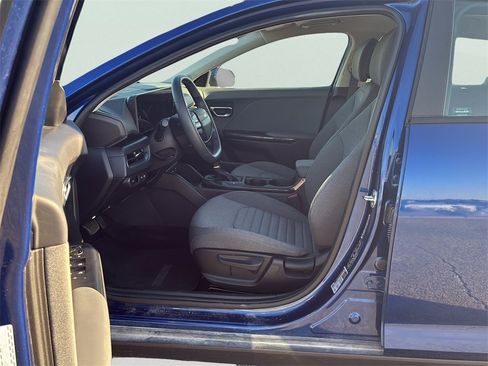 Certified 2025 Kia K4 EX image 34