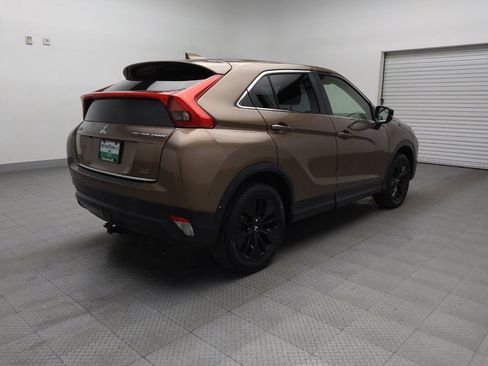 Used 2018 Mitsubishi Eclipse Cross LE image 9