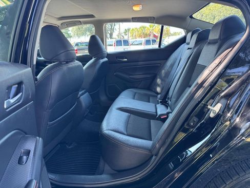 Used 2019 Nissan Altima 2.5 SR w/ SR Premium Package AWD/4WD image 12