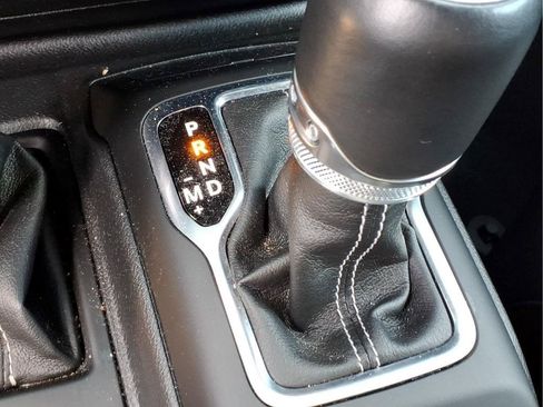 Used 2023 Jeep Wrangler Unlimited Sahara w/ Cold Weather Group AWD/4WD image 15