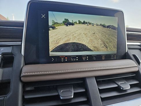 Used 2023 Chevrolet Suburban High Country w/ Advanced Technology Package AWD/4WD image 29