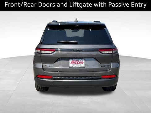 Used 2025 Jeep Grand Cherokee Limited w/ Luxury Tech Group II AWD/4WD image 7