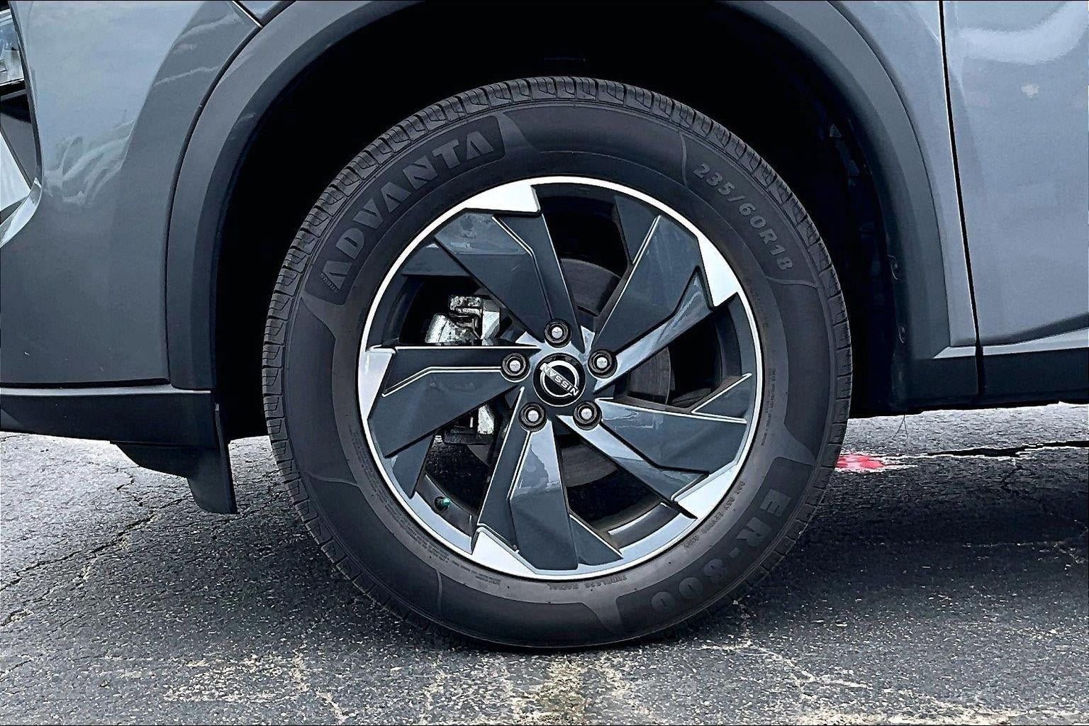 Used 2025 Nissan Rogue SV AWD/4WD image 9