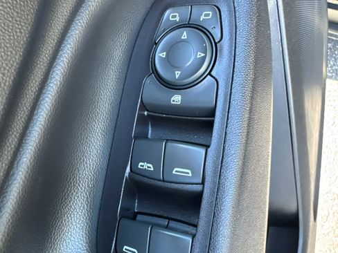 Used 2019 Chevrolet Equinox LT FWD image 14