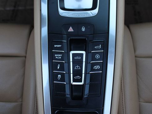 Used 2014 Porsche 911 Carrera 4S AWD/4WD image 34