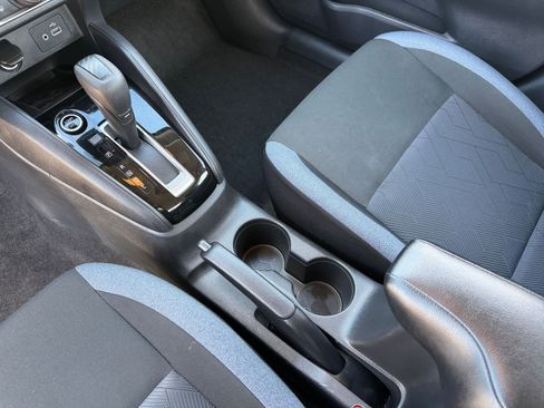 Used 2025 Nissan Versa SV image 39