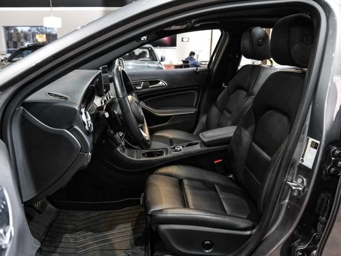Used 2019 Mercedes-Benz GLA 250 4MATIC image 4