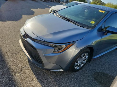 Used 2025 Toyota Corolla LE image 2