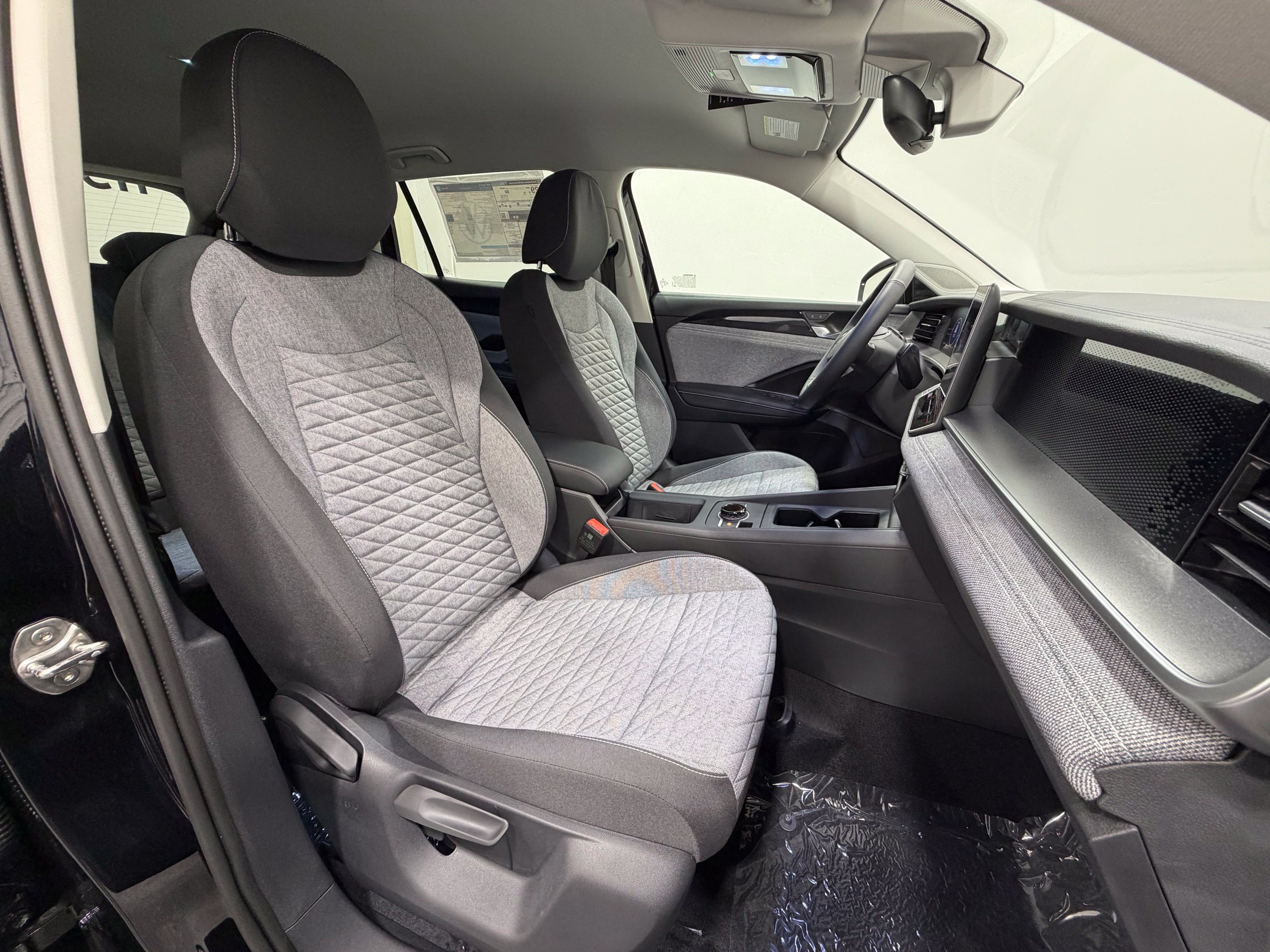 New 2026 Volkswagen Tiguan S FWD image 28