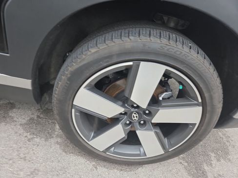 Certified 2025 Hyundai Santa Fe Limited FWD image 7