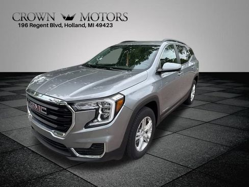 Used 2023 GMC Terrain SLE w/ Driver Convenience Package AWD/4WD image 3