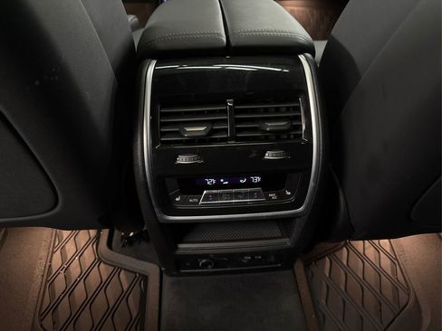 Used 2025 BMW X7 xDrive40i w/ M Sport Package image 37